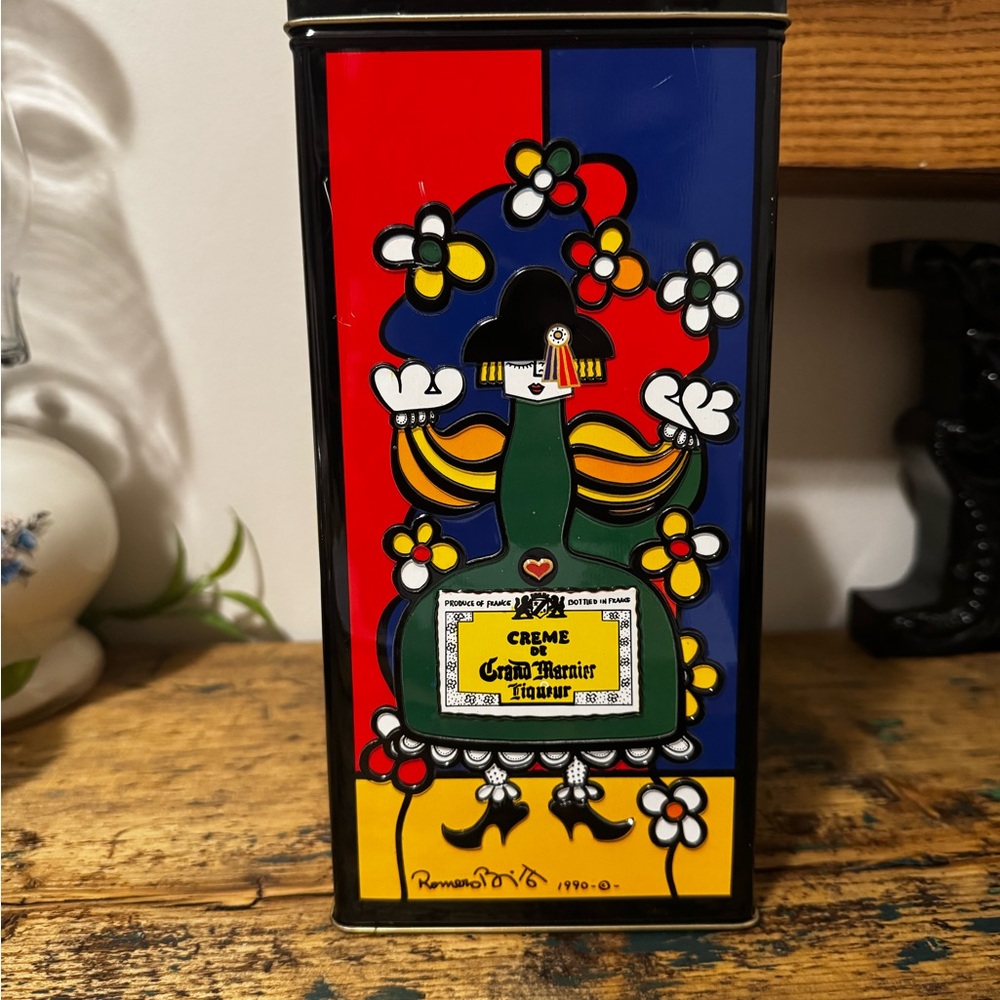 Colorful Grand Marnier Tin